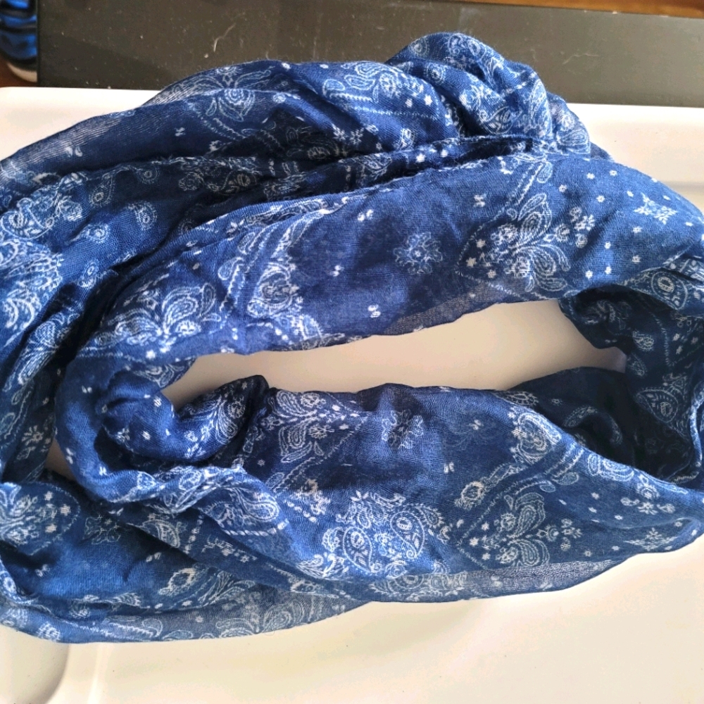 Infinity scarf